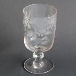Ancien verre décor gravé Roses