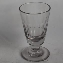 Ancien verre à absinthe