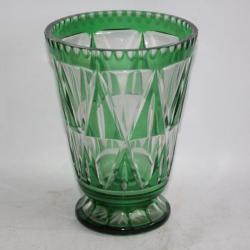 Vase en cristal taillé vert Val St Lambert