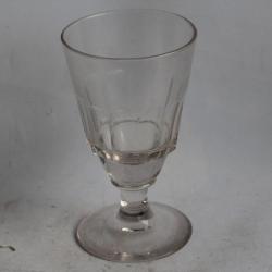 Ancien verre à absinthe