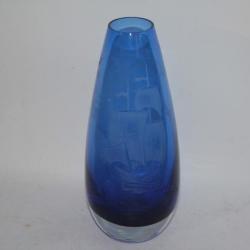 Vase cristal bleu gravé Bateau Santa Maria 1492