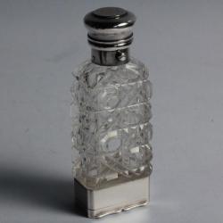 Flacon à sel Vinaigrette cristal taillé et argent S. Mordan & Co