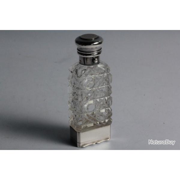 Flacon  sel Vinaigrette cristal taill et argent S. Mordan & Co