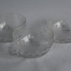 Anciennes coupelles à fruits cristal taillé Vignes