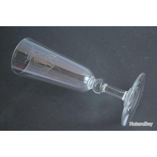 Ancien verre cristal grav Couronne de Marquis MB
