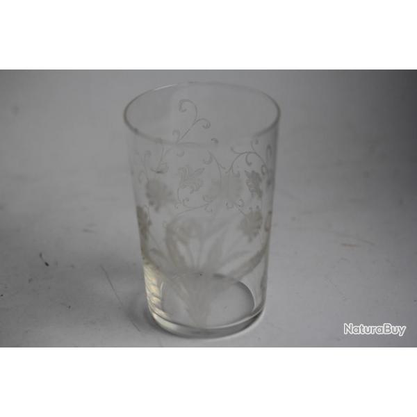 Ancien verre dcor grav