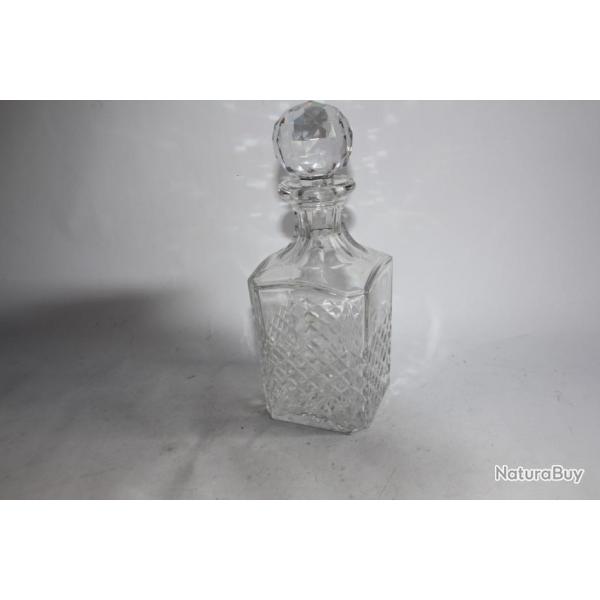 BACCARAT Carafe cristal taill