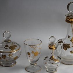 Service à sirop cristal émaillé or Baccarat ?