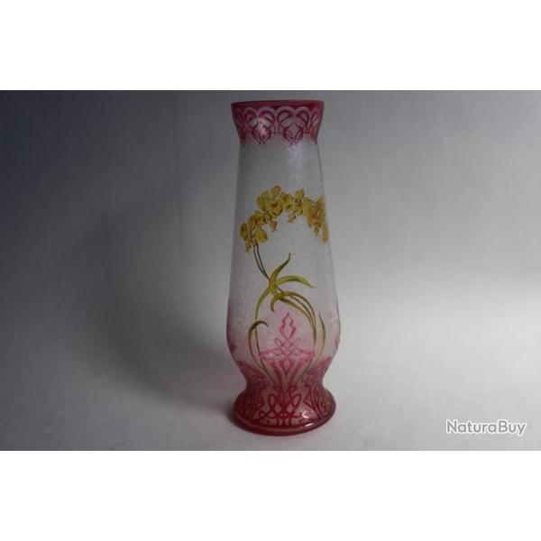 BACCARAT Vase cristal multicouche orchides XIXe sicle