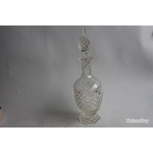 Ancienne carafe cristal taill