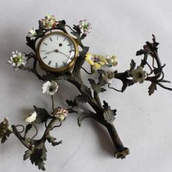 Pendulette bronze et porcelaine XVIIIe siècle Frères Esquivillon & De Choudens