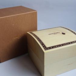 Écrin pour montre RAYMOND WEIL bois horlogerie