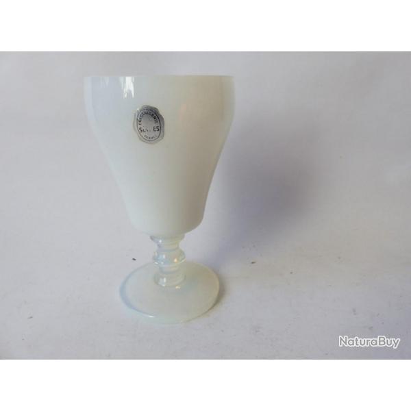 SEVRES Vase cristal opalin