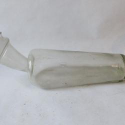 Ancien urinal en verre soufflé instruments de médecine