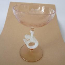 Petit verre soufflé pied sirène verreries
