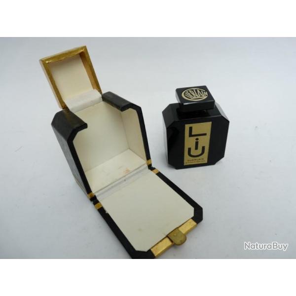 Flacon de parfum tabatire LIU par GUERLAIN cristal de BACCARAT