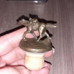 Ancien bouchon de bouteille cheval de course