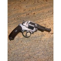 Revolver 1873 chamelot delvingne superbe état tout au même numéro.