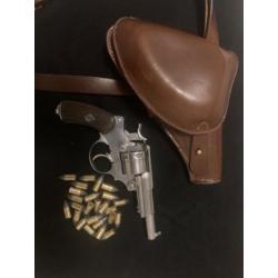 Revolver 1873 chamelot delvingne superbe état tout au même numéro. 2ème série de photo.