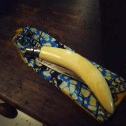 A vendre couteau de collection privé en ivoire de phacochère d'Afrique du Sénégal faire offre