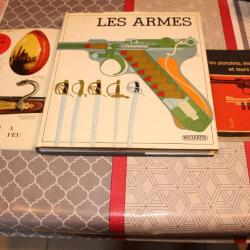 3  livres armes  occasion comme neuf