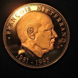 medaille dorée à l'or fin François Mitterrand president de la république diametre 41mm poids 31 grs