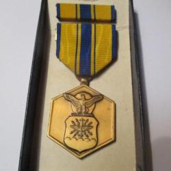Médaille avec boîte (2)