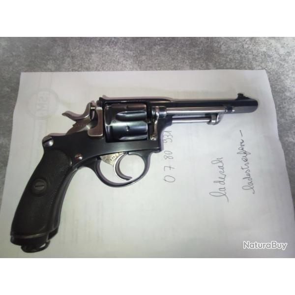 Vend trs jolie revolver suisse1882 CAT D