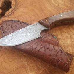 Couteau droit artisanal type chasse en damas