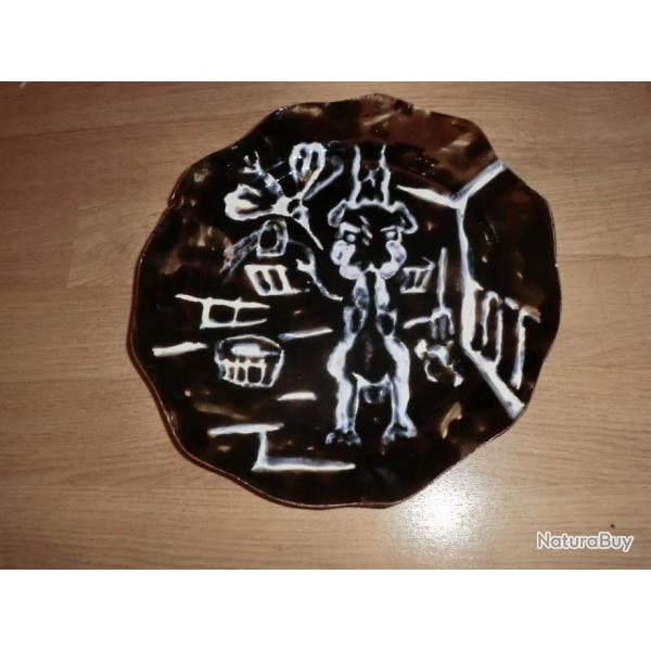 plat  ceramique signe motif animalier
