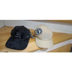 lot casquettes glock  deux modèle une camo et une beige