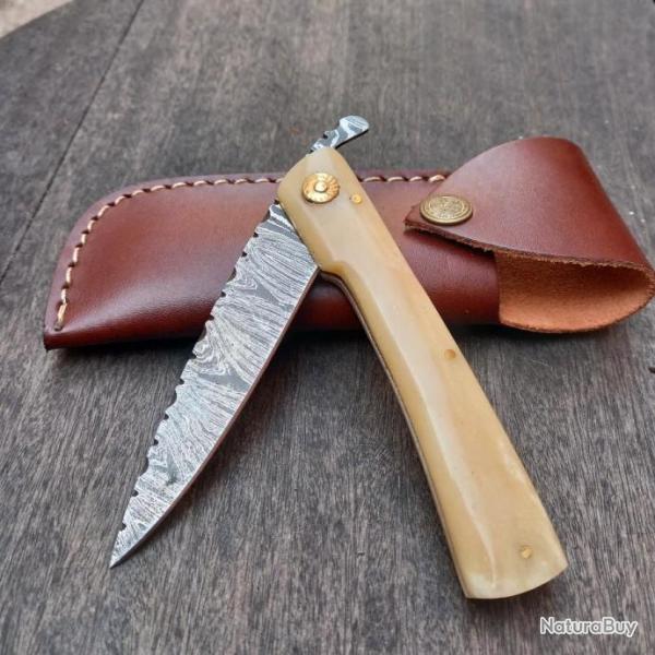 Couteau artisanal Pimontais Damas Manche en Corne avec tui en cuir marron