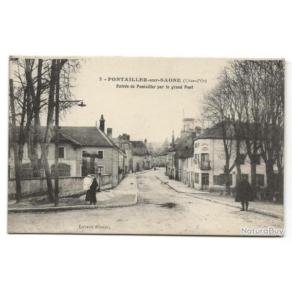 Carte postale ancienne - Pontailler sur Sane (21) Rue du 8 Mai 1945 aujourdh'ui face  la Mairie