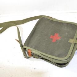 Musette sac trousse premiers secours médical RUSSE URSS années 1980 Reconstitution WW2  infirmière