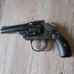 Revolver IVER JOHNSON  Cal 32 SW