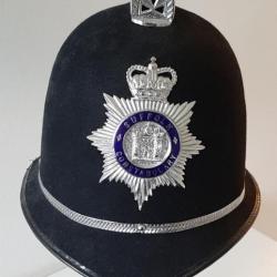 Très beau casque anglais officier de police en superbe état. Modèle à cimier. Bobbies.