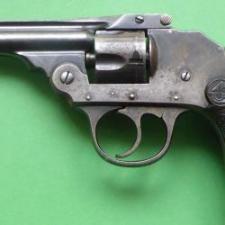 Revolver IVER & JOHNSON cal. 32 court - Top break hammerless canon 3 pouces - Modèle tardif.