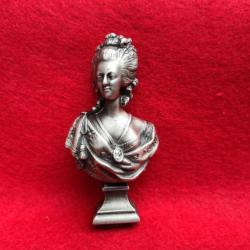 Figurine en métal de Marie Antoinette - Hauteur : 60 mm