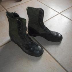 paire chaussure US / jungles boots type Vietnam