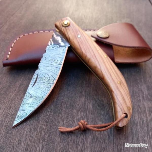 Grand Couteau artisanal Damas Manche en Olivier avec tui en cuir