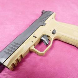 Pistolet AREX delta M canon fileté, couleur tan et noir en 9x19 para