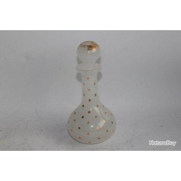 Flacon  parfum opaline maille or toiles Charles X