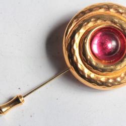 Épingle dorée Bourjois Paris