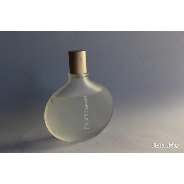 Flacon d'eau de toilette Donna Karan pure DKNY