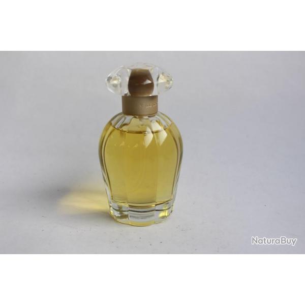 Flacon de parfum SO de la Renta STERN