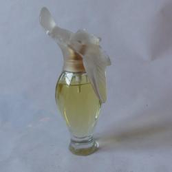 Flacon d'eau de toilette L'Air du Temps NINA RICCI