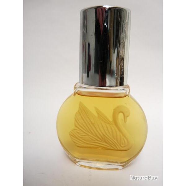 Flacon d'eau de toilette VANDERBILTS parfums