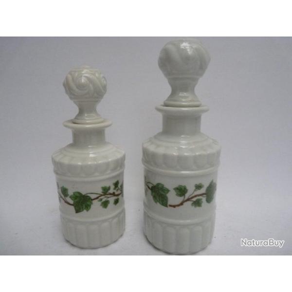 Flacons a parfum  (2) en porcelaine de paris