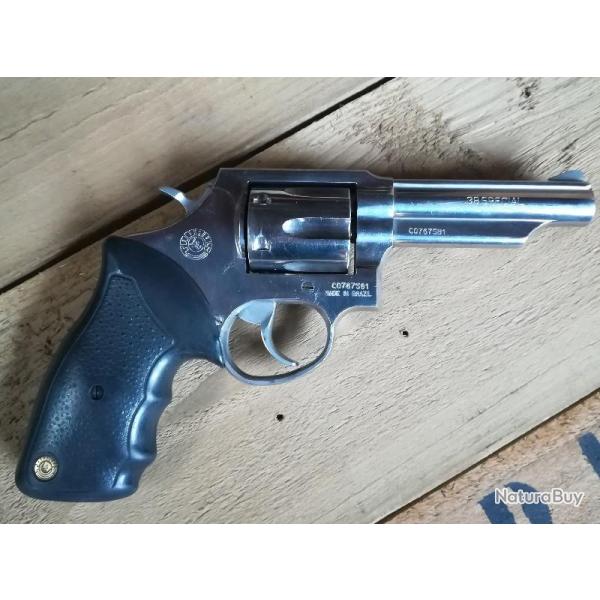 Revolver Taurus 82 S Cal. 38 Sp rf. 581