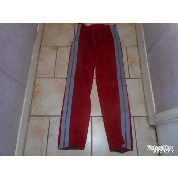 Militaria ancien pantalon rouge de cavalerie "chasseur  cheval"